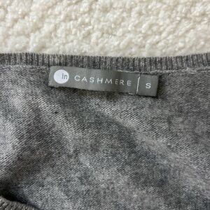 In Cashmere Women's Gray Crew Neck Sweater